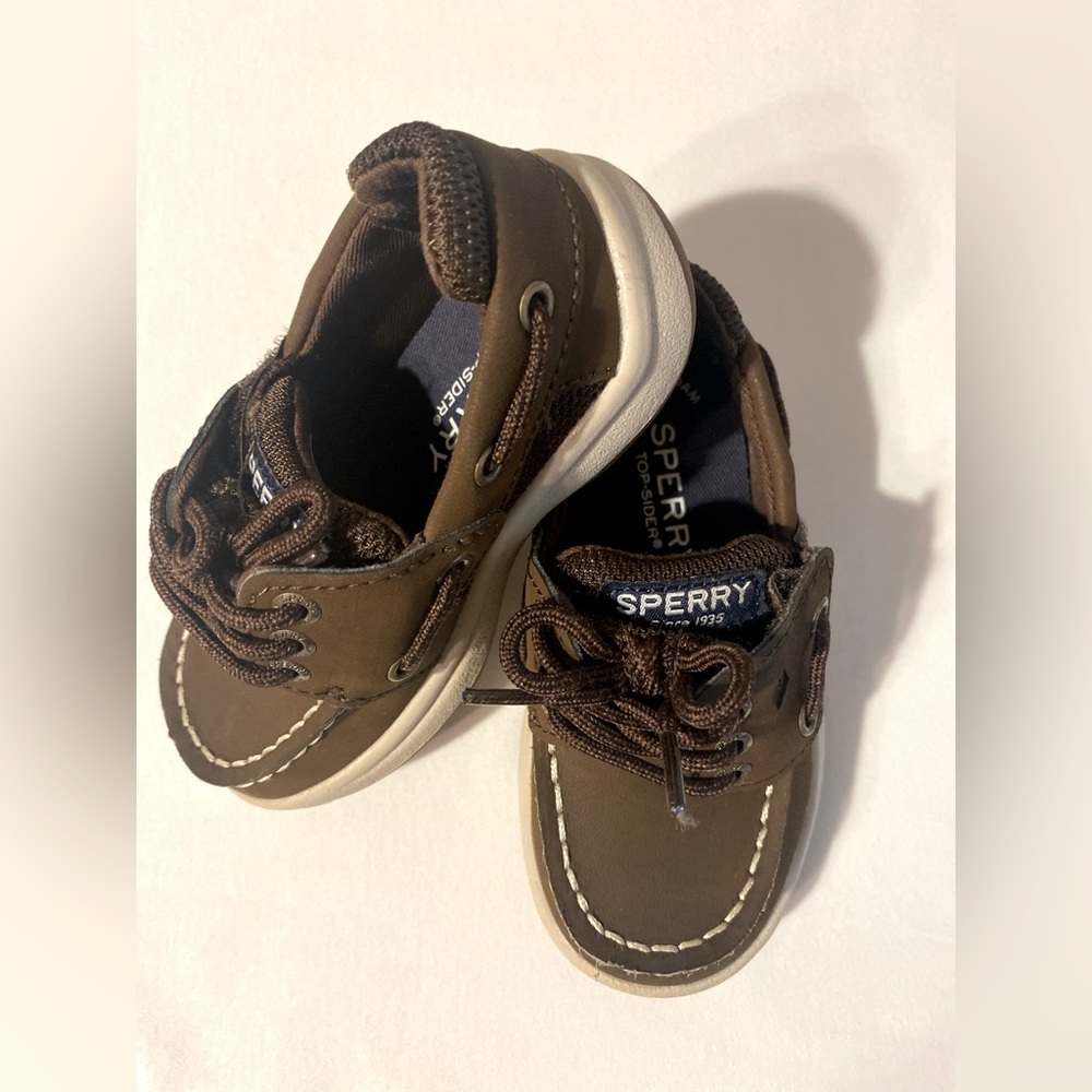 Sperry - Picture 2 of 4